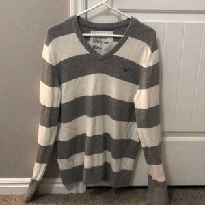 American eagle V neck sweater